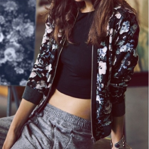 Abercrombie & Fitch Jackets & Blazers - Abercrombie & Fitch Floral Cropped Bomber